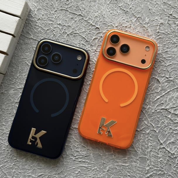 قاب کارل لاگرفلد Karl Lagerfeld شماره 12 سری Iphone17